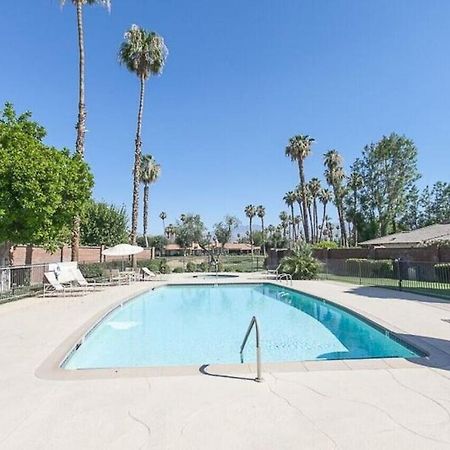 Private Country Club Condo On Awesome Golf Course! Palm Desert Bagian luar foto