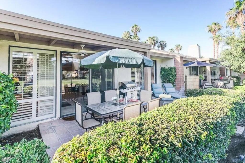 Private Country Club Condo On Awesome Golf Course! Palm Desert Bagian luar foto