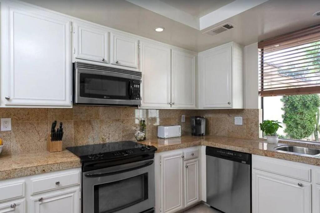 Private Country Club Condo On Awesome Golf Course! Palm Desert Bagian luar foto