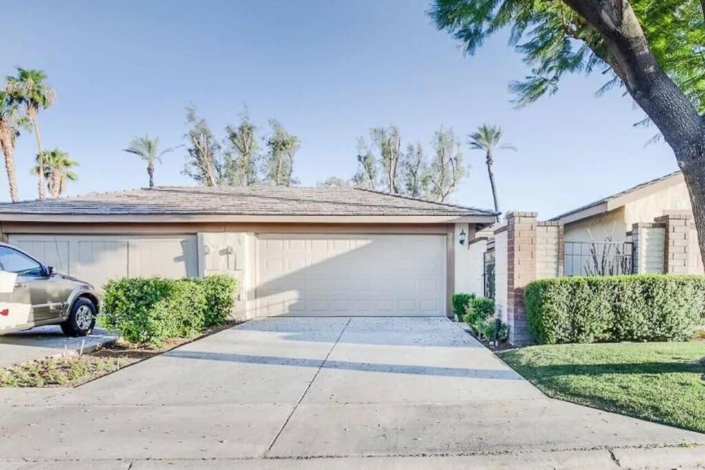 Private Country Club Condo On Awesome Golf Course! Palm Desert Bagian luar foto