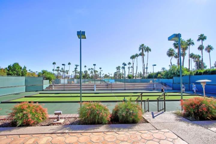 Private Country Club Condo On Awesome Golf Course! Palm Desert Bagian luar foto