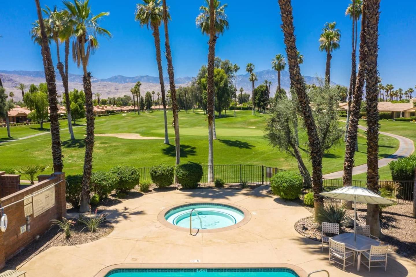 Private Country Club Condo On Awesome Golf Course! Palm Desert Bagian luar foto